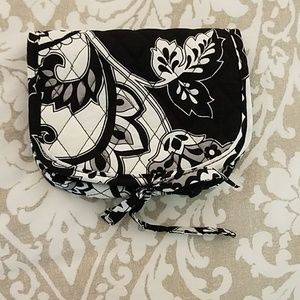 Vera Bradley jewelry case in midnight paisley